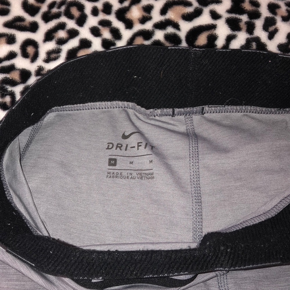Grey Nike pro leggings - Picture 2 of 3